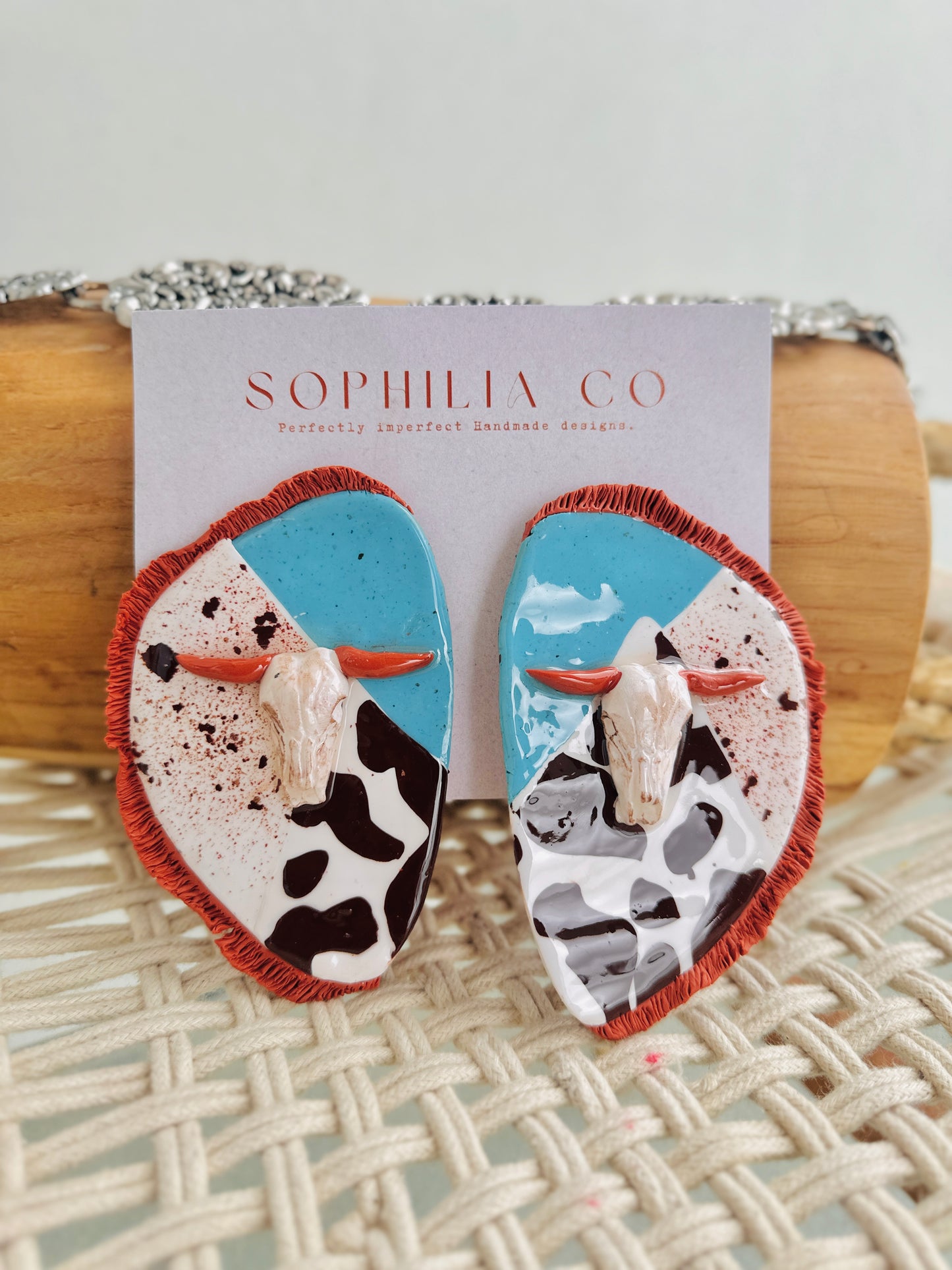 Western: W H I S P E R S