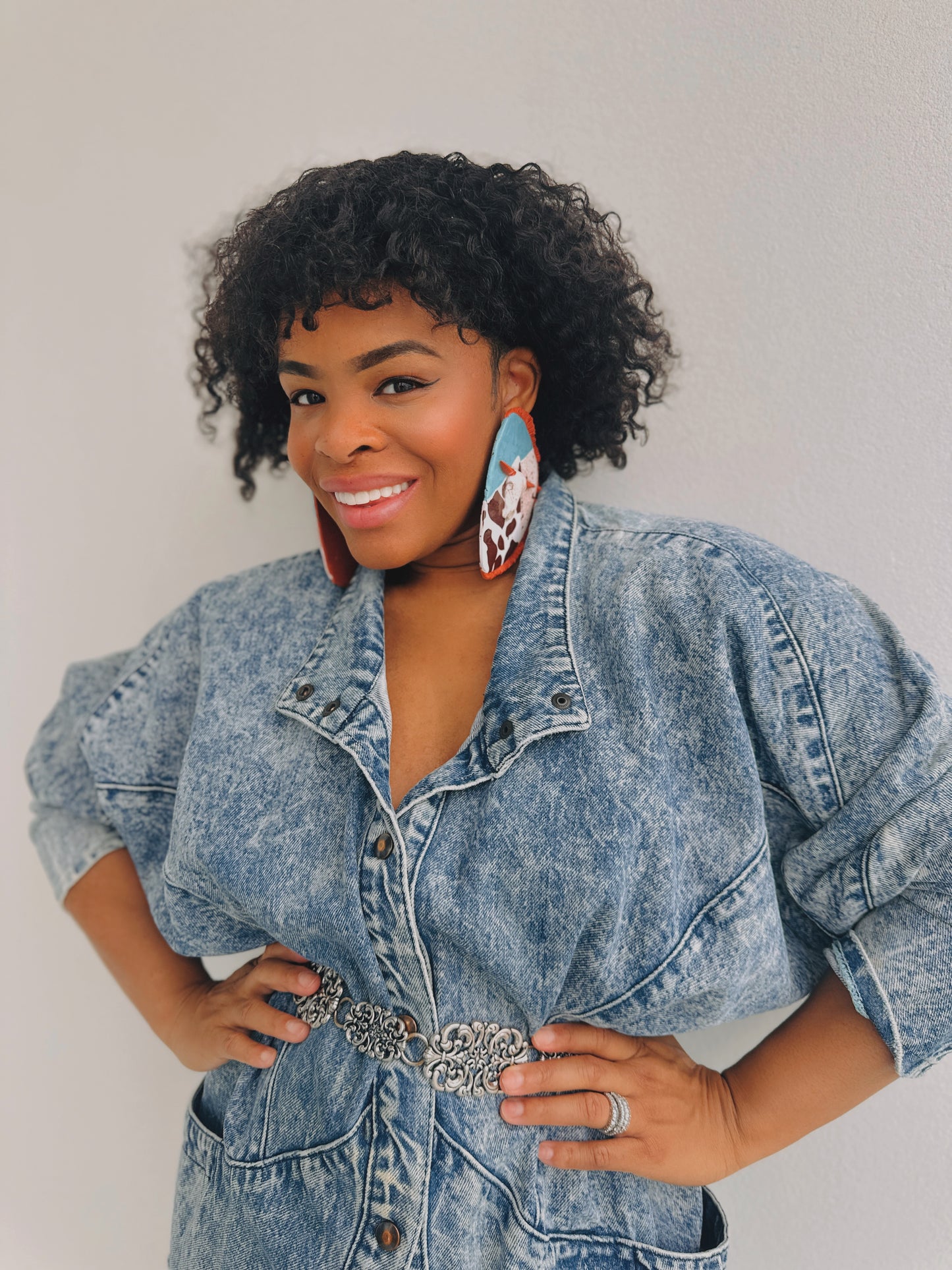 Western: W H I S P E R S